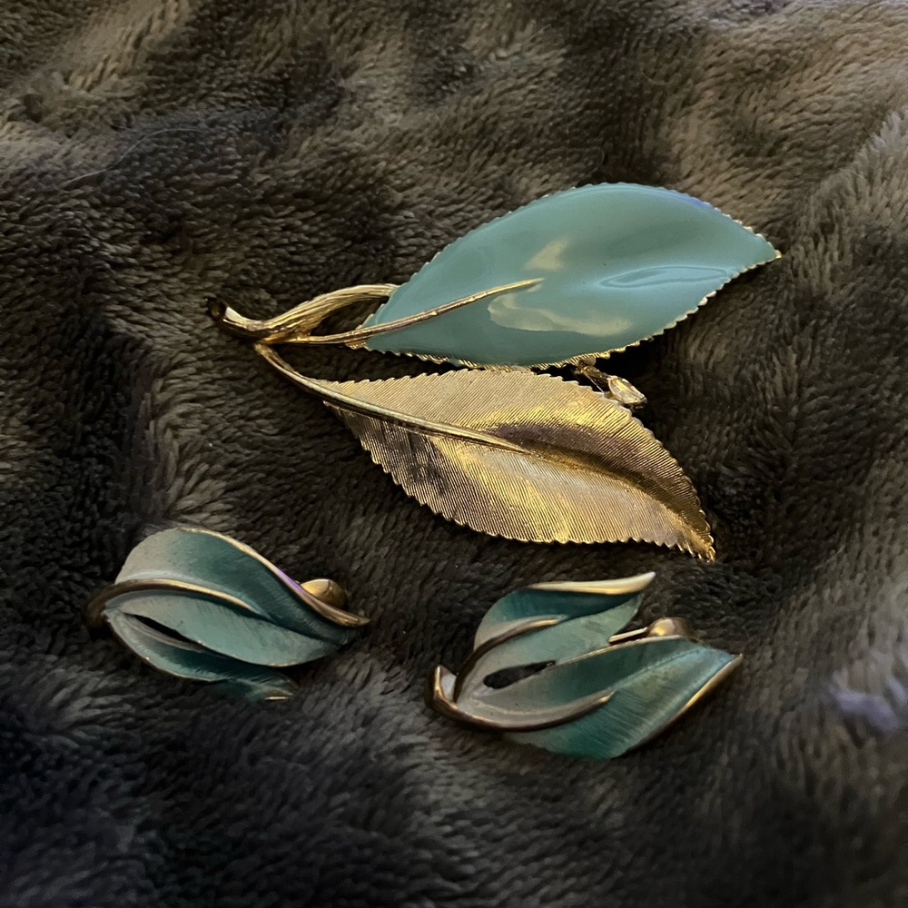Vintage Leaf Brooch and Earrings Set-turquoise enamel